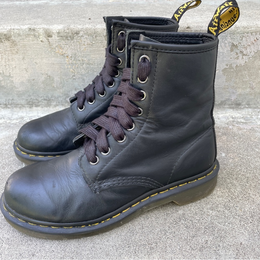 Dr. Martens 1460 W Black Fat Lace Smooth Leather Round Toe Ankle Boots  Womens 7